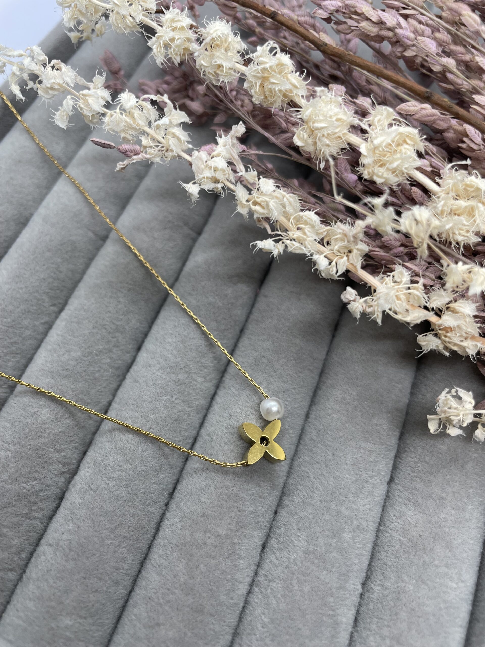 clover pearl chain clover pearl chain